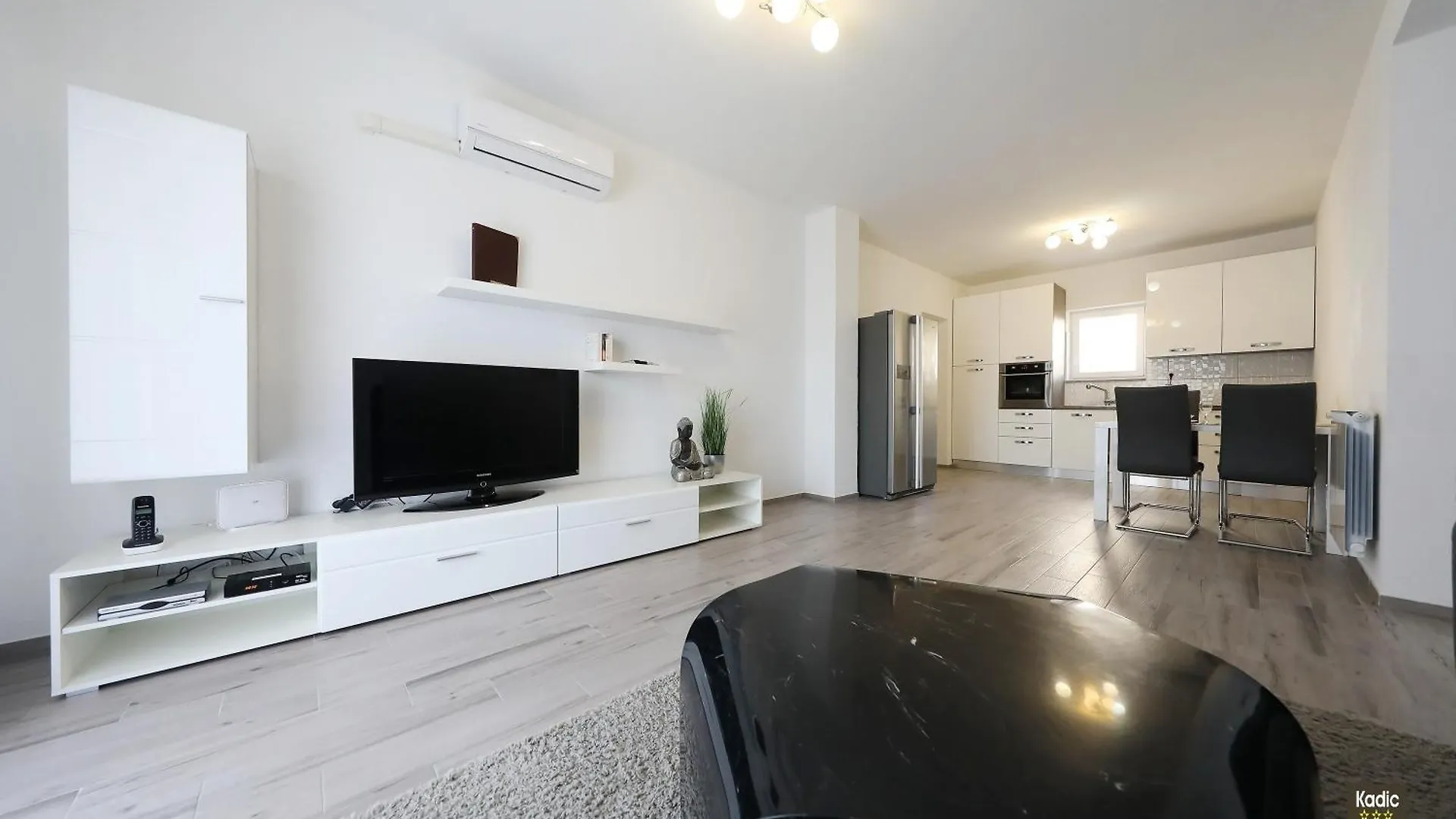 Apartment Carmen Deluxe Vir